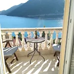Laura - Mljet Sobra