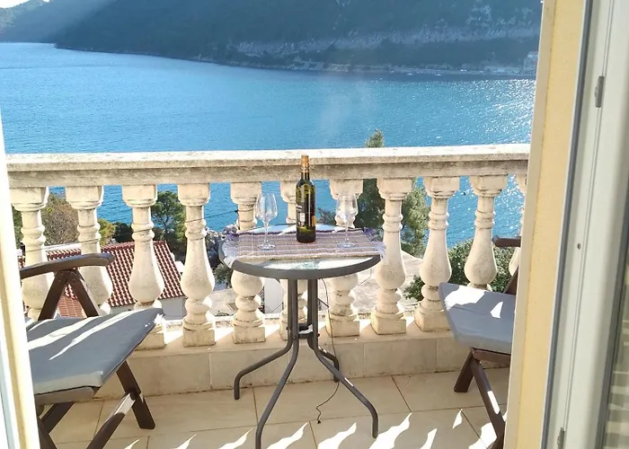 Laura - Mljet Sobra